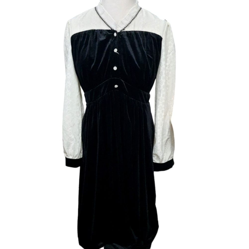 Vintage style lace bodice velveteen midi dress